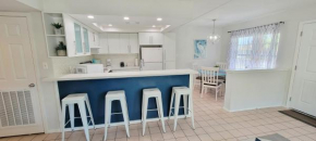 Beachside 2/2 Condo in The Heartbeat of SPI!